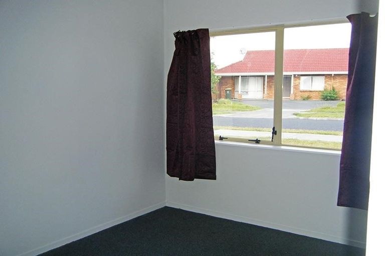 Photo of property in 1 Tullis Place, Burswood, Auckland, 2013