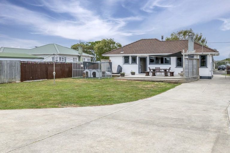 Photo of property in 14 Quinn Road, Levin, 5510