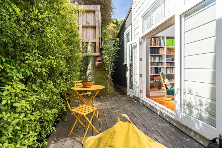 Photo of property in 5 Armour Avenue, Mount Victoria, Wellington, 6011