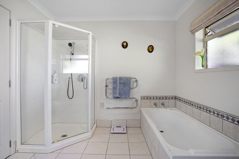 Photo of property in 17 Belmont Rise, Katikati, 3129