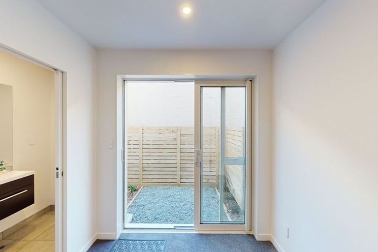 Photo of property in 12/30 Pirie Street, Mount Victoria, Wellington, 6011