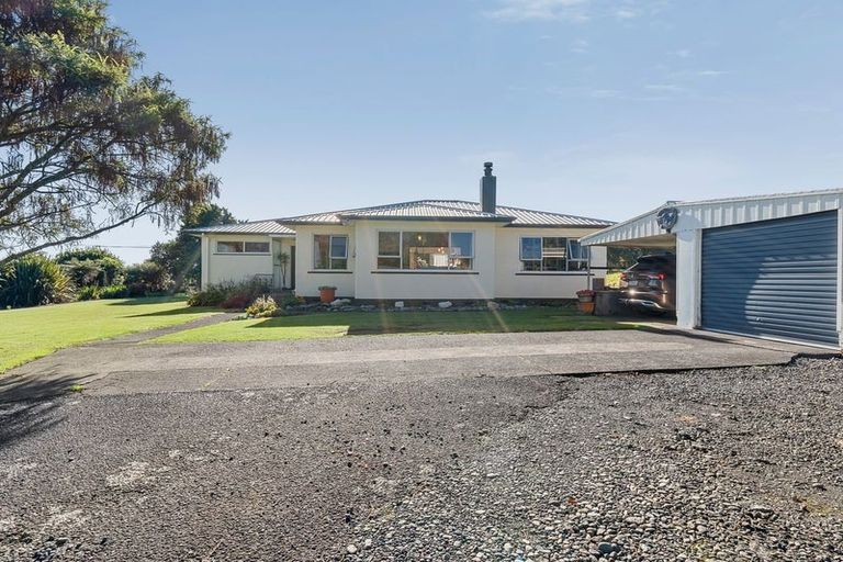 Photo of property in 1469 South Road, Kaitake, New Plymouth, 4374