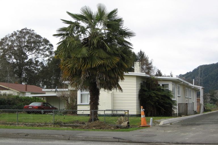 Photo of property in 113 Fairfax Street, Murchison, 7007