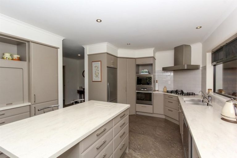 Photo of property in 12 Manuka Place, Whalers Gate, New Plymouth, 4310