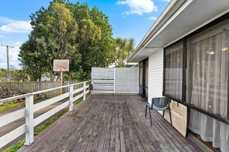 Photo of property in 39 Blake Road, Mangere East, Auckland, 2024