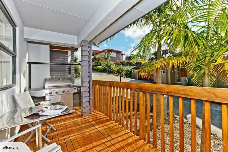 Photo of property in 26f Schnapper Rock Road, Schnapper Rock, Auckland, 0632