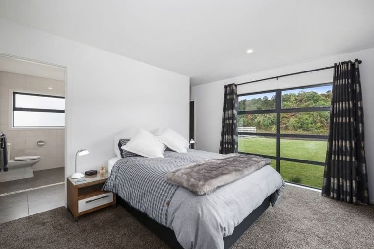 Photo of property in 48 Montgomery Crescent, Kinloch, Taupo, 3377