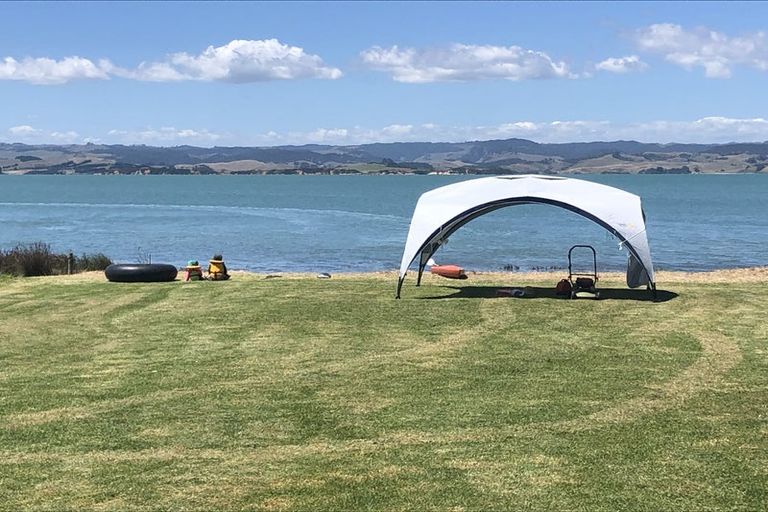 Photo of property in 253 Pouewe Street, Kawhia, 3889