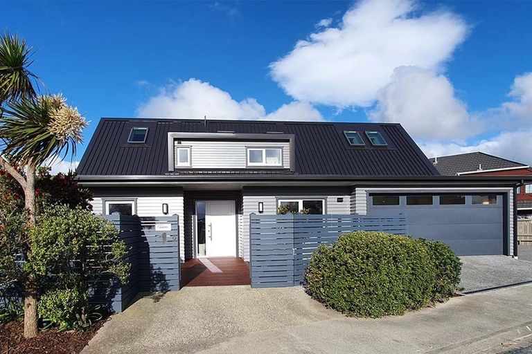 Photo of property in 1 Tamahine Street, Maupuia, Wellington, 6022