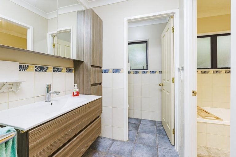 Photo of property in 35 Parkhaven Drive, Rosehill, Papakura, 2113