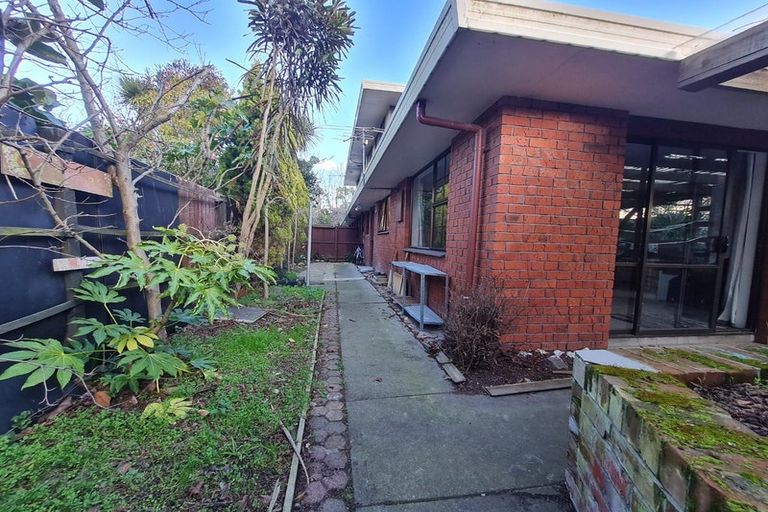 Photo of property in 1/146 Waimairi Road, Ilam, Christchurch, 8041