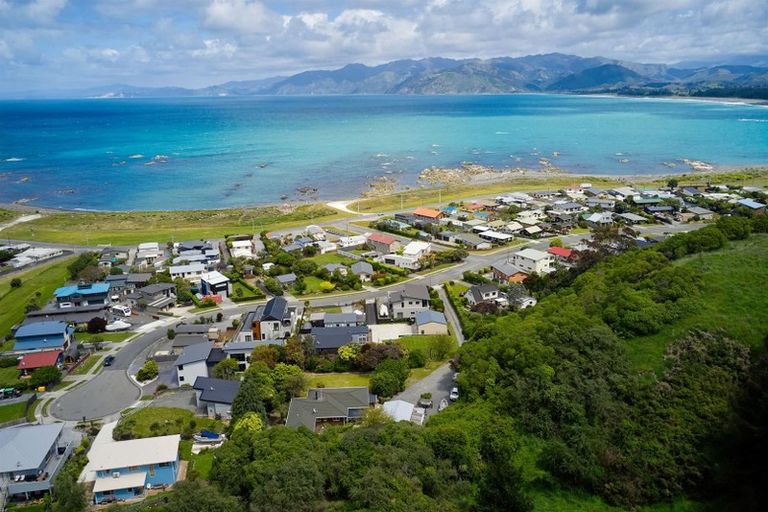 Photo of property in 42 Kotare Place, South Bay, Kaikoura, 7300