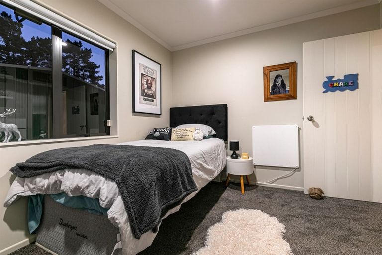 Photo of property in 22 Bradnor Meadows Drive, Swanson, Auckland, 0612