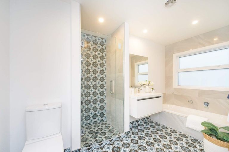 Photo of property in 2b Alton Place, Hokowhitu, Palmerston North, 4410