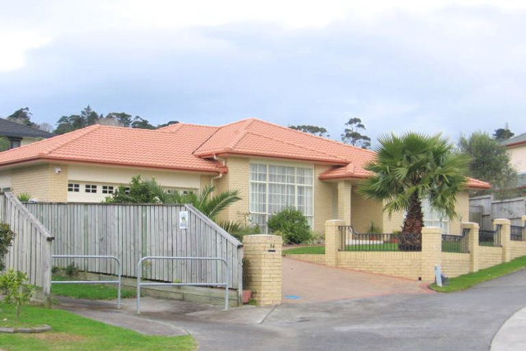 Photo of property in 34 Delmont Close, East Tamaki Heights, Auckland, 2016