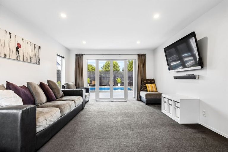 Photo of property in 52 Regent's Park Drive, Casebrook, Christchurch, 8051