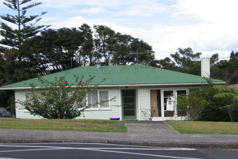 Photo of property in 60 Taupo Street, Green Bay, Auckland, 0604