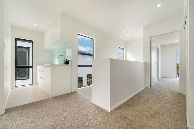 Photo of property in 14b York Road, Papatoetoe, Auckland, 2104