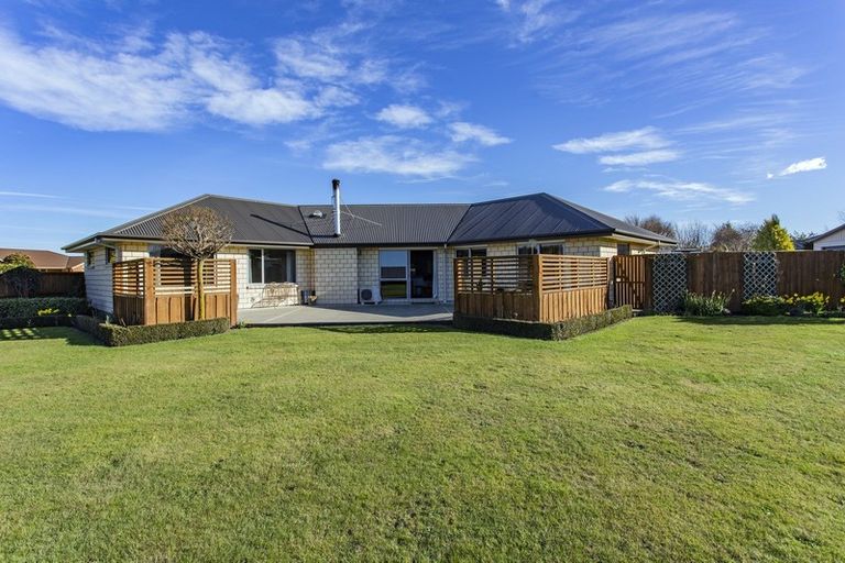 Photo of property in 5 Haydon Place, Amberley, 7410