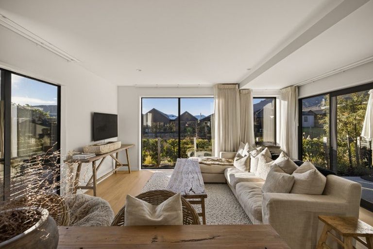 Photo of property in 4 Chapman Drive, Jacks Point, 9371
