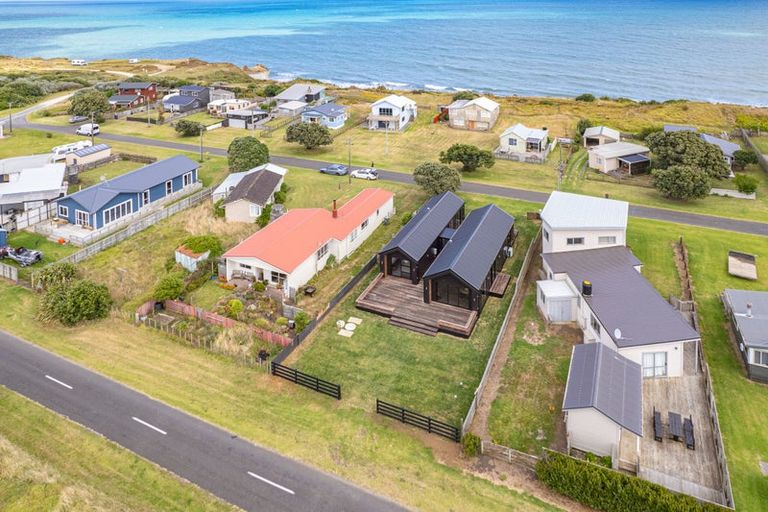 Photo of property in 16 Coleman Avenue, Waverley, 4591