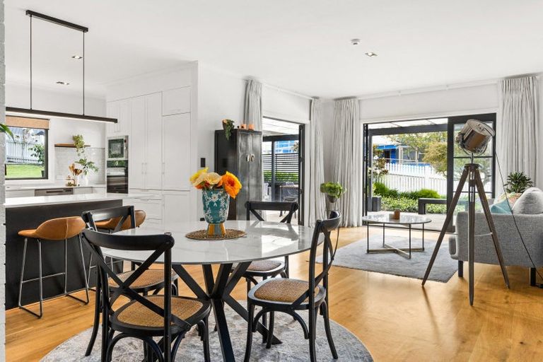 Photo of property in 55 Breadalbane Avenue, Havelock North, 4130