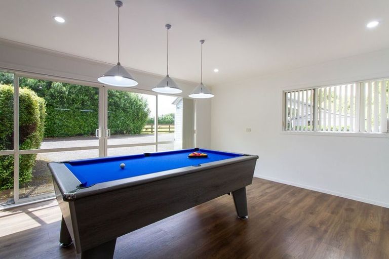 Photo of property in 35 Oram Drive, Turitea, Palmerston North, 4472