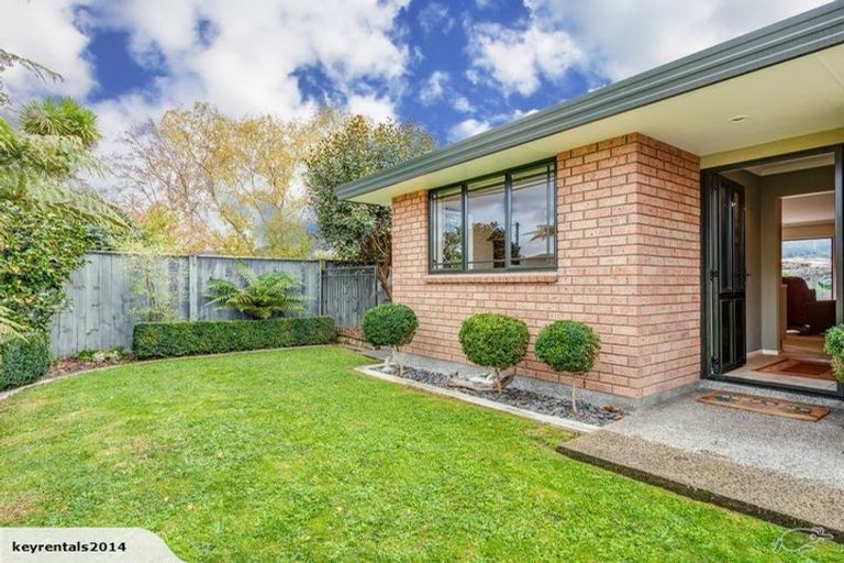 Photo of property in 2a Redwood Street, Elderslea, Upper Hutt, 5018
