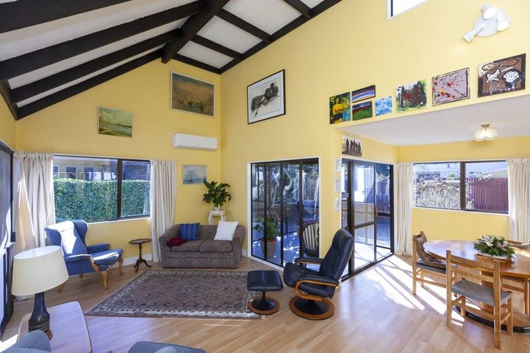 Photo of property in 9a Fiesta Grove, Raumati Beach, Paraparaumu, 5032