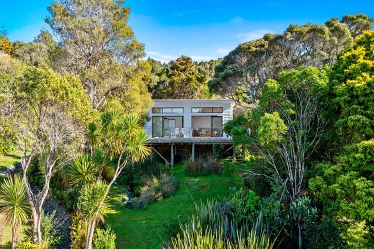 Photo of property in 1 Spray Crescent, Leigh, 0985