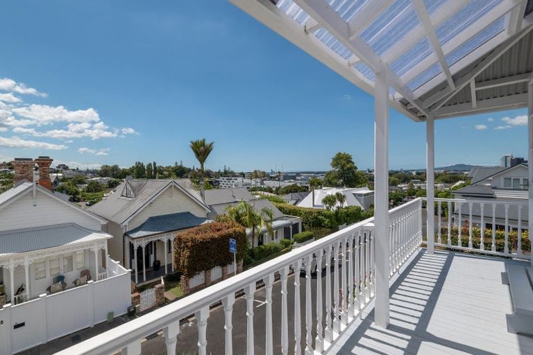 Photo of property in 17 Gunson Street, Freemans Bay, Auckland, 1011