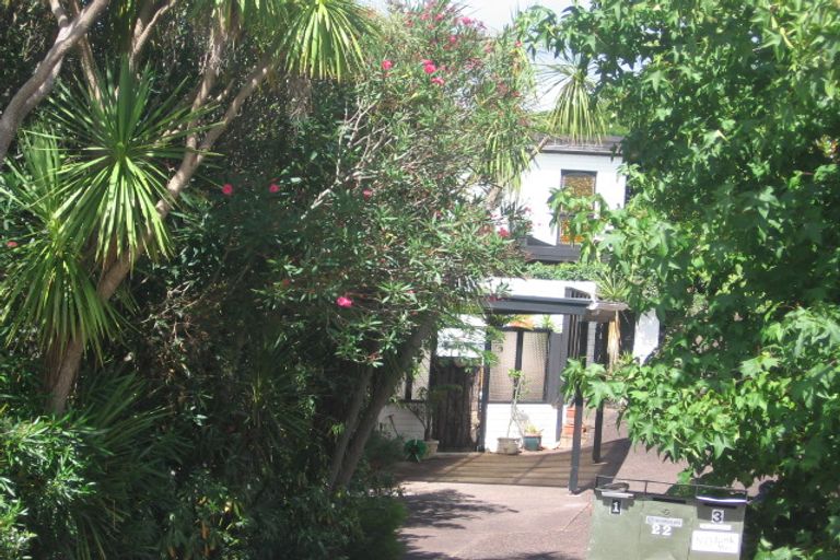 Photo of property in 2/22 Belmont Terrace, Milford, Auckland, 0620