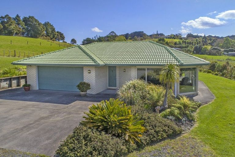 Photo of property in 3 Riversong Road, Kauri, Kamo, 0185