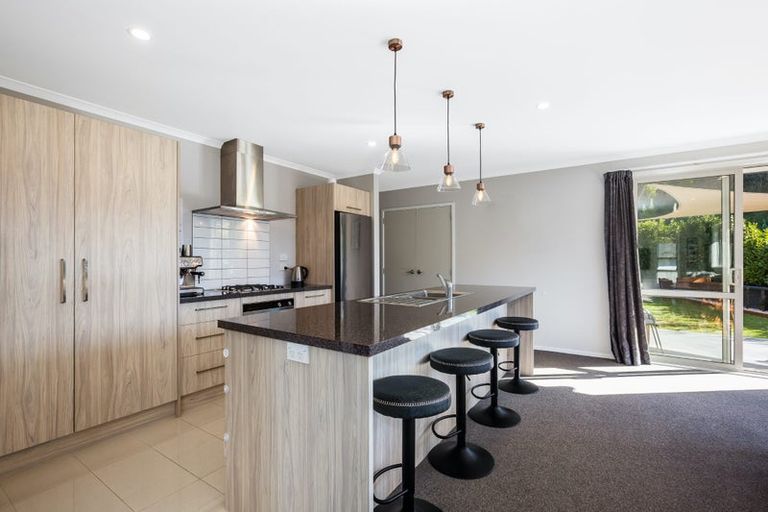 Photo of property in 31 Banks Boulevard, Whitby, Porirua, 5024