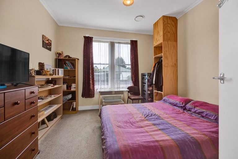 Photo of property in 221 Bridge Street, Eltham, 4322