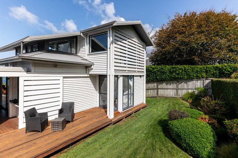 Photo of property in 14 Hinemoa Terrace, Birkenhead, Auckland, 0626