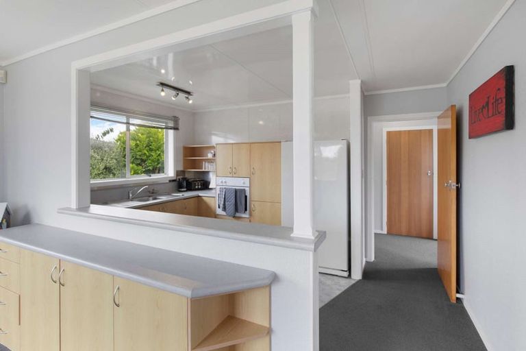 Photo of property in 85 Riversdale Drive, Merrilands, New Plymouth, 4312