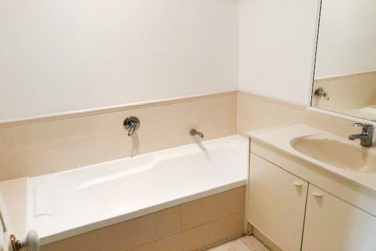 Photo of property in 8 Cottesmore Place, Huntington Park, Auckland, 2013