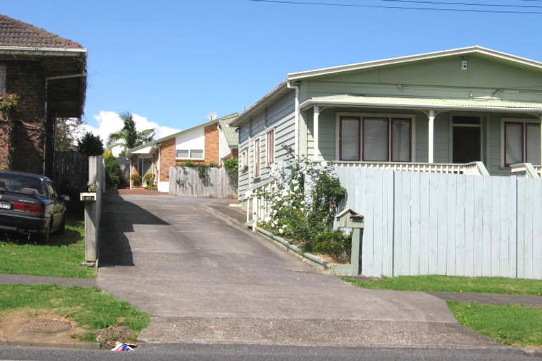 Photo of property in 142a Hutchinson Avenue, New Lynn, Auckland, 0600
