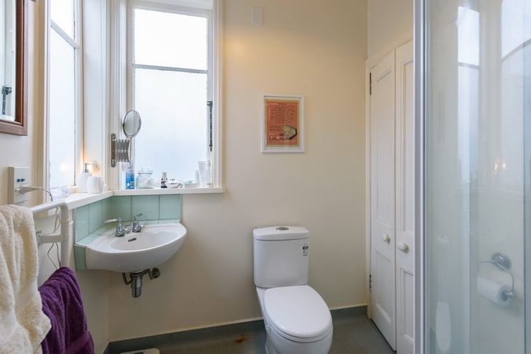 Photo of property in 39 Queen Street, Mount Victoria, Wellington, 6011