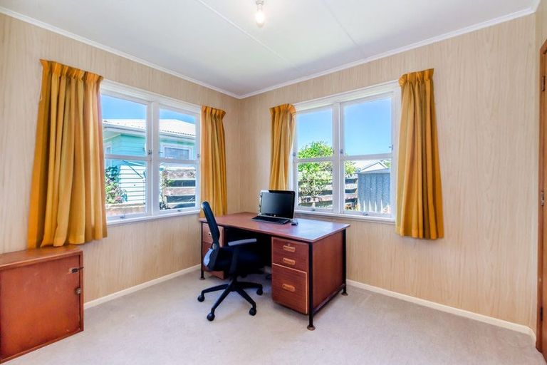 Photo of property in 2 Sunshine Avenue, Paraparaumu, 5032