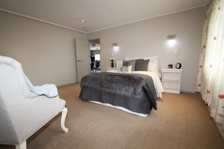 Photo of property in 22 Glennandrew Drive, Half Moon Bay, Auckland, 2012