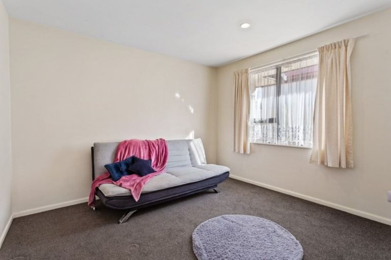 Photo of property in 8 Watkins Drive, Rangiora, 7400