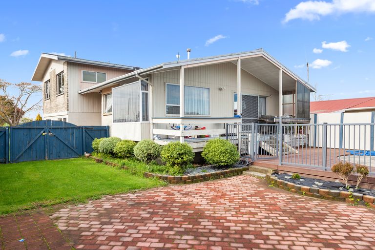 Photo of property in 25 Rata Avenue, Edgecumbe, 3120