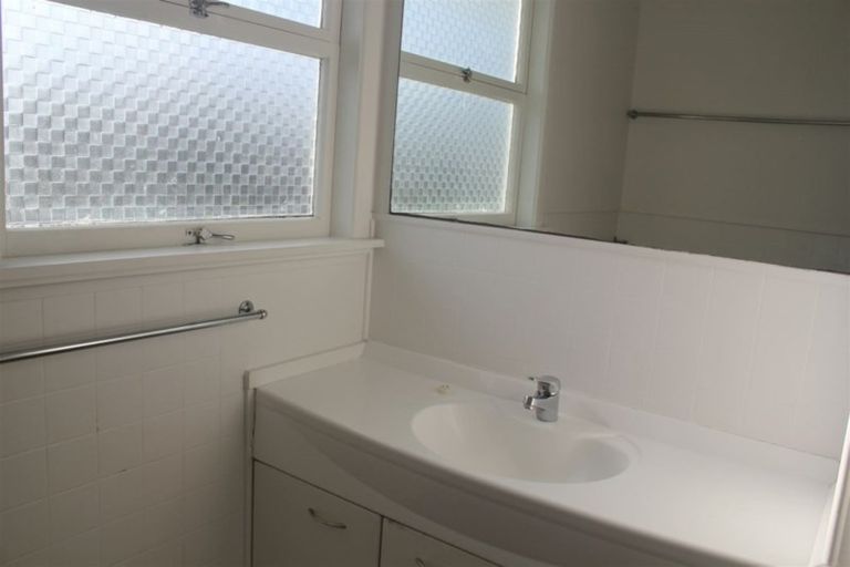 Photo of property in 14 Adams Place, Te Kamo, Whangarei, 0112