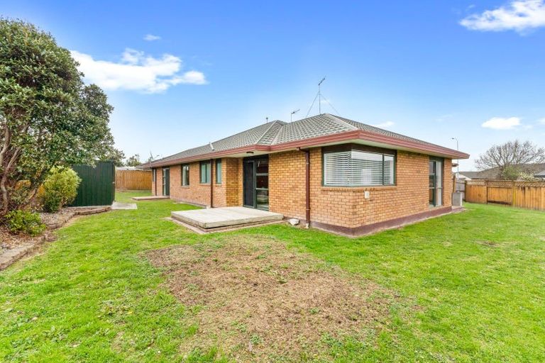 Photo of property in 23 Greenwood Place, Fitzherbert, Palmerston North, 4410
