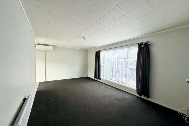 Photo of property in 22 Cook Street, Marfell, New Plymouth, 4310
