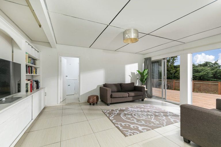 Photo of property in 90 Matipo Road, Mairangi Bay, Auckland, 0630