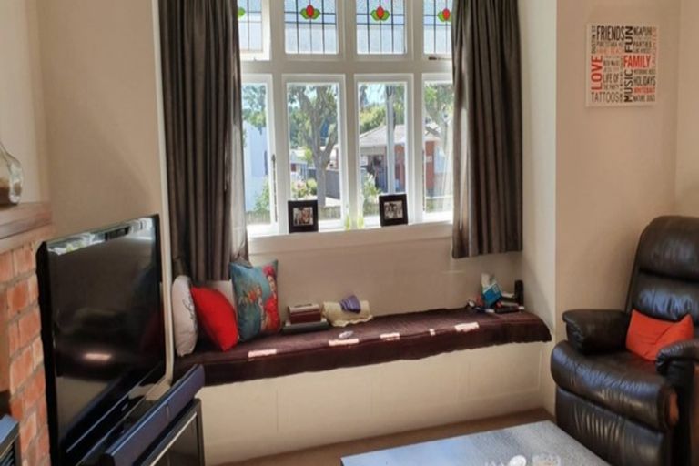 Photo of property in 1 Ngapuhi Street, Saint Johns Hill, Whanganui, 4501