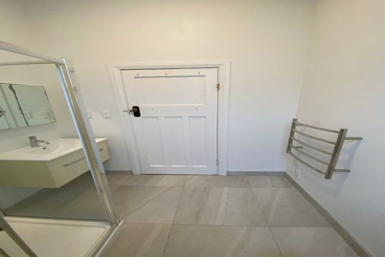 Photo of property in 20 Scarborough Terrace, Mount Victoria, Wellington, 6011